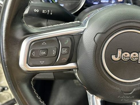 Used 2022 Jeep Wrangler Unlimited Sahara AWD/4WD image 22