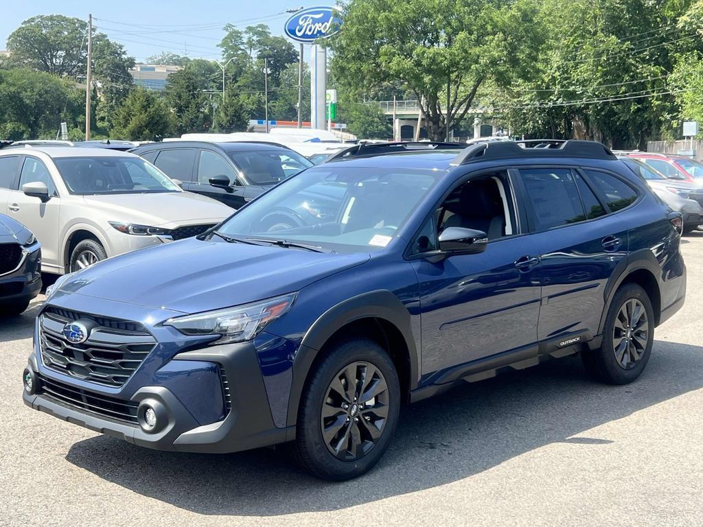 Used 2025 Subaru Outback Onyx Edition AWD/4WD image 4