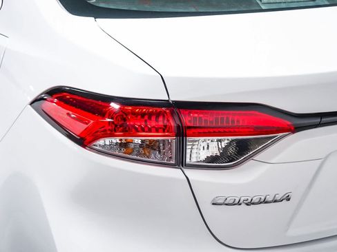Certified 2022 Toyota Corolla LE FWD image 10