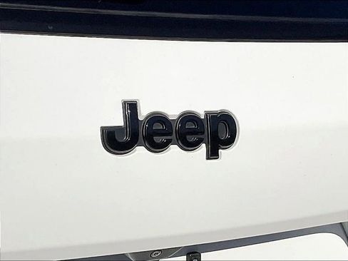 Used 2022 Jeep Grand Cherokee L Limited w/ Black Appearance Package AWD/4WD image 30