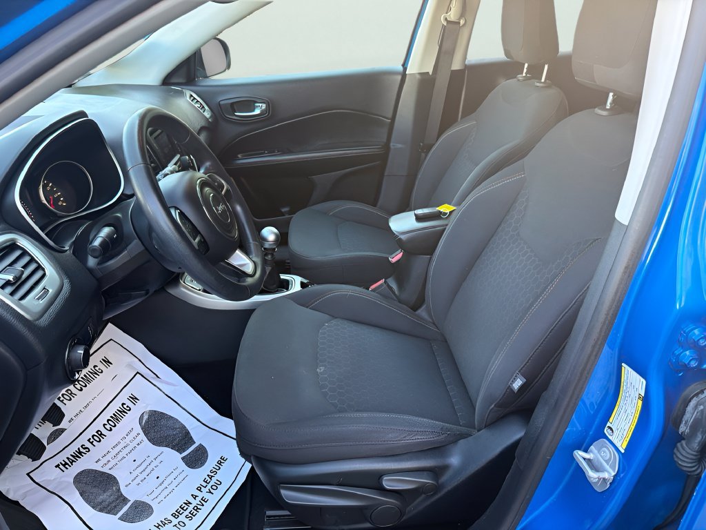 Used 2018 Jeep Compass Sport w/ Mopar Graphics Package FWD image 10