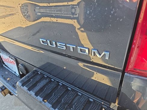 Used 2021 Chevrolet Silverado 1500 Custom AWD/4WD image 21