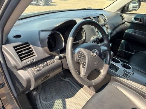 Used 2013 Toyota Highlander SE AWD/4WD image 13