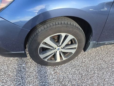Used 2018 Subaru Outback 3.6R Limited AWD/4WD image 7