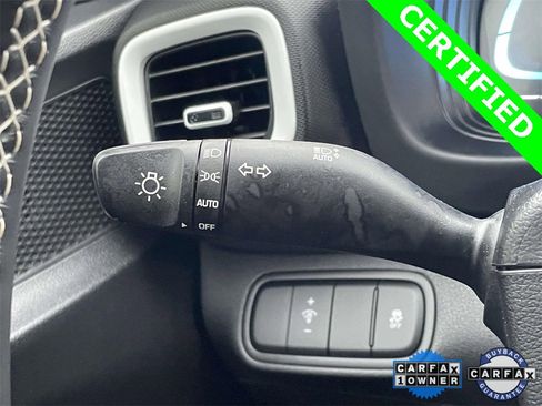 Certified 2025 Hyundai Venue Limited image 24