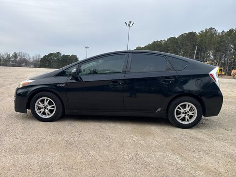 Used 2011 Toyota Prius Five image 9