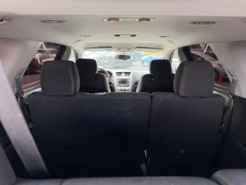Used 2015 GMC Acadia SLE FWD image 9