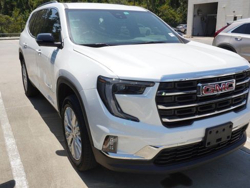 Used 2025 GMC Acadia Elevation w/ Elevation Premium Package FWD image 3
