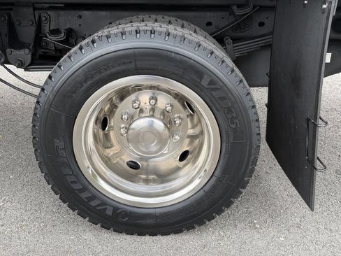 Used 2021 Ford F550 4x4 Regular Cab Super Duty image 27