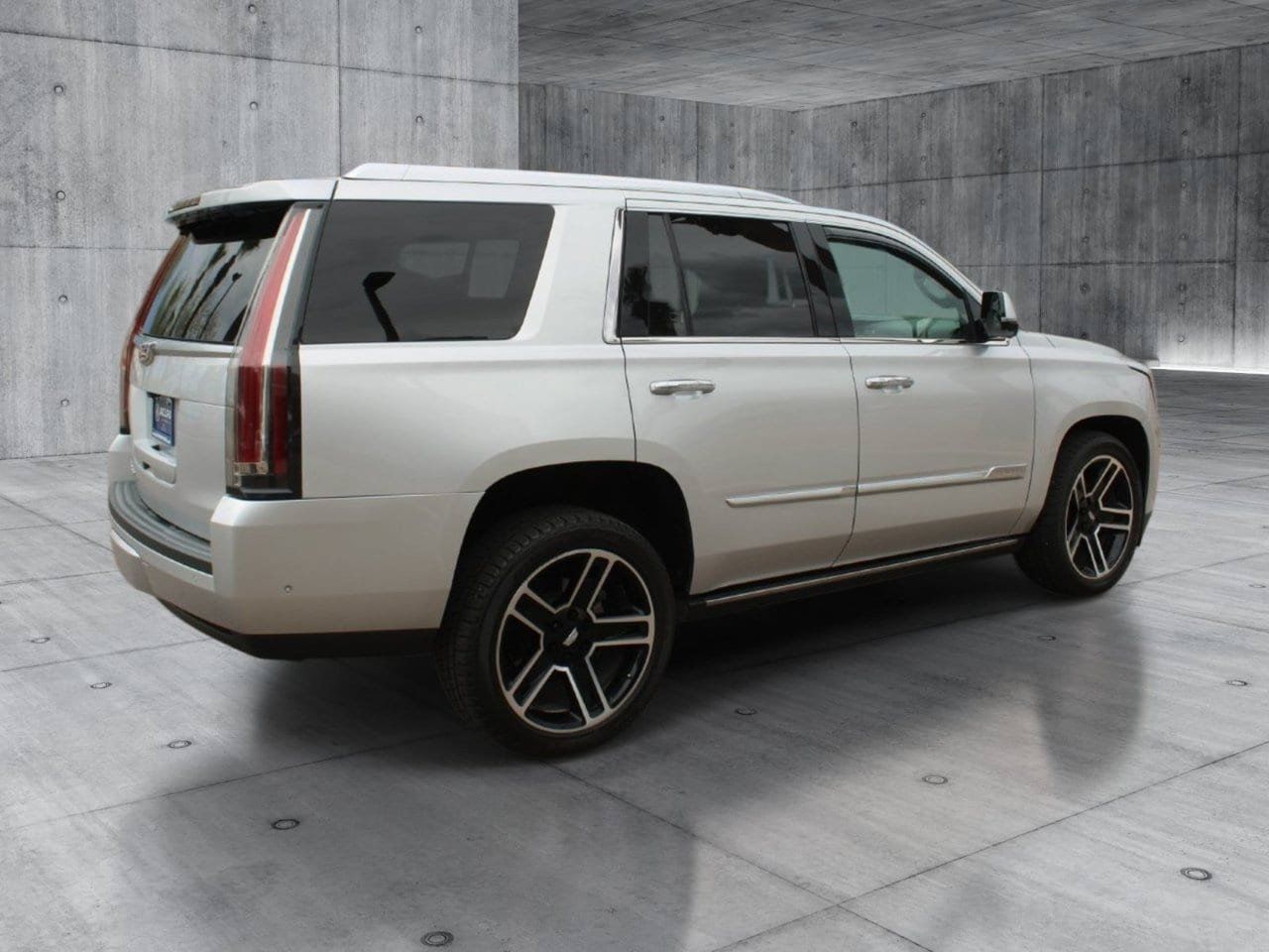 Used 2019 Cadillac Escalade Platinum AWD/4WD image 7