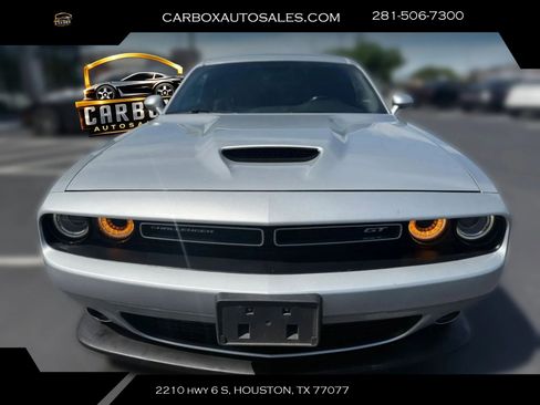 Used 2019 Dodge Challenger GT w/ Driver Convenience Group RWD image 8