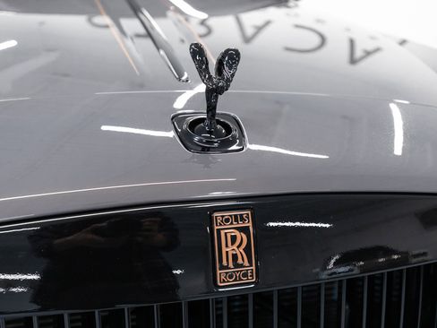 Used 2018 Rolls-Royce Wraith RWD image 40