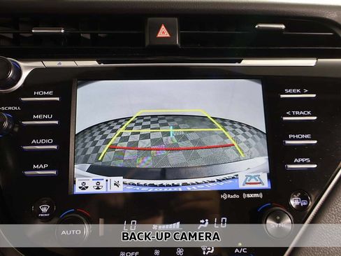 Used 2020 Toyota Camry XSE FWD image 6