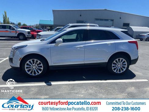 Used 2019 Cadillac XT5 Premium Luxury AWD/4WD image 1