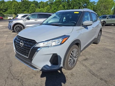 Used 2023 Nissan Kicks SV FWD image 3