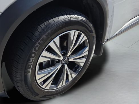Used 2023 Nissan Rogue SV FWD image 9