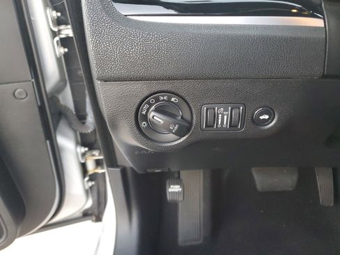 Certified 2020 Chrysler 300 S image 29