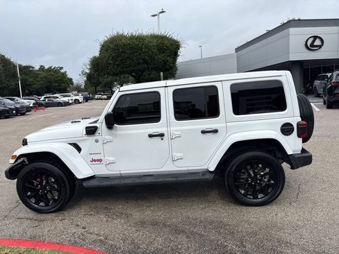Used 2023 Jeep Wrangler Unlimited Sahara w/ Cold Weather Group AWD/4WD image 2