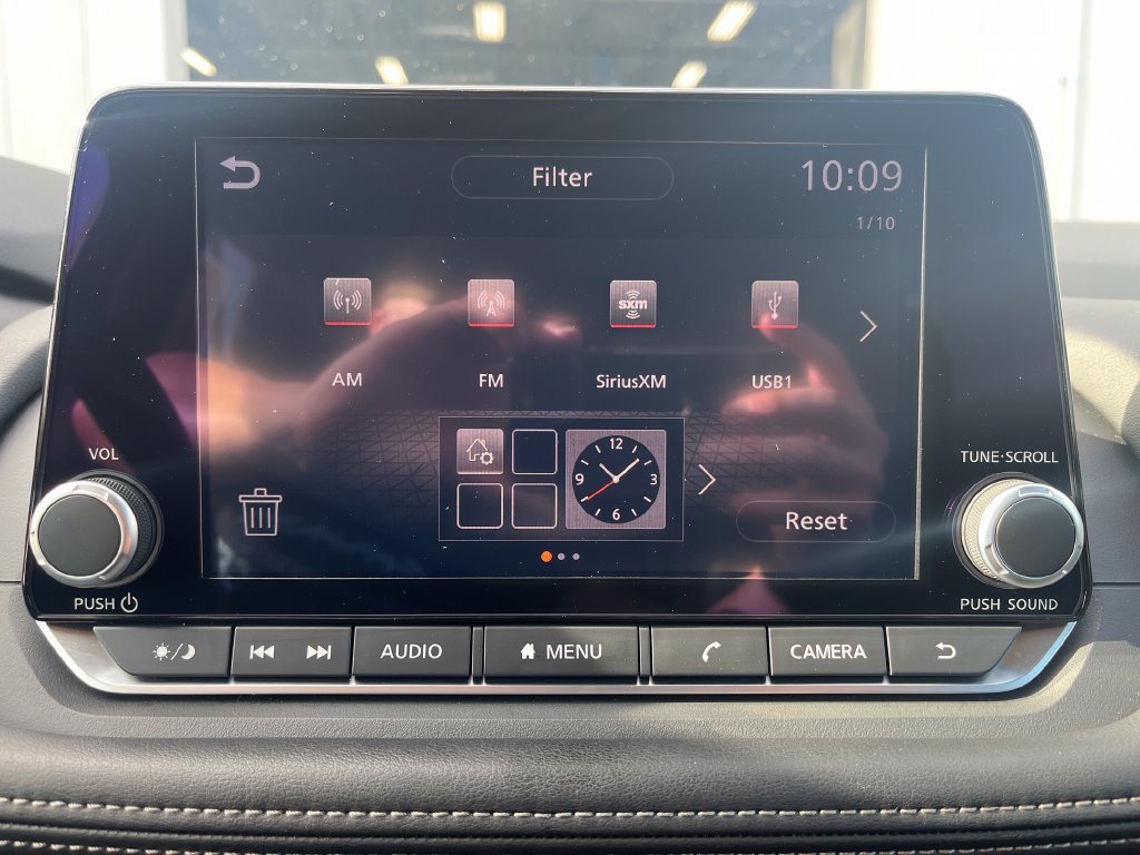 Used 2025 Nissan Rogue S AWD/4WD image 20