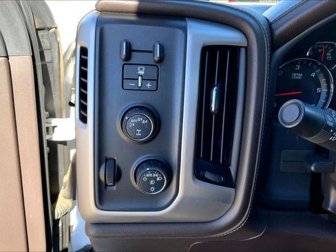 Used 2018 GMC Sierra 1500 SLT AWD/4WD image 33