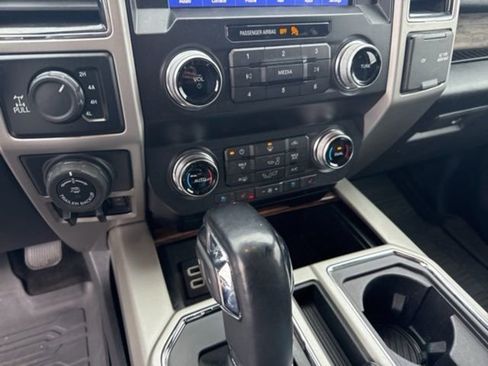 Used 2019 Ford F150 Lariat w/ Equipment Group 502A Luxury image 27