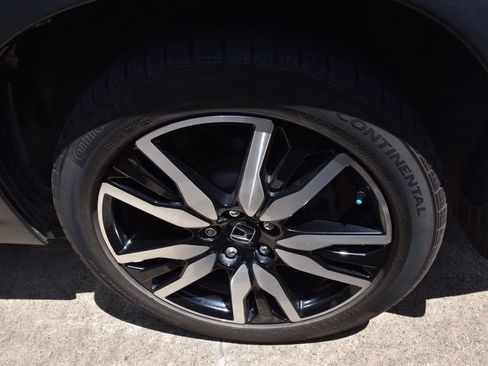 Used 2019 Honda Pilot Elite image 13