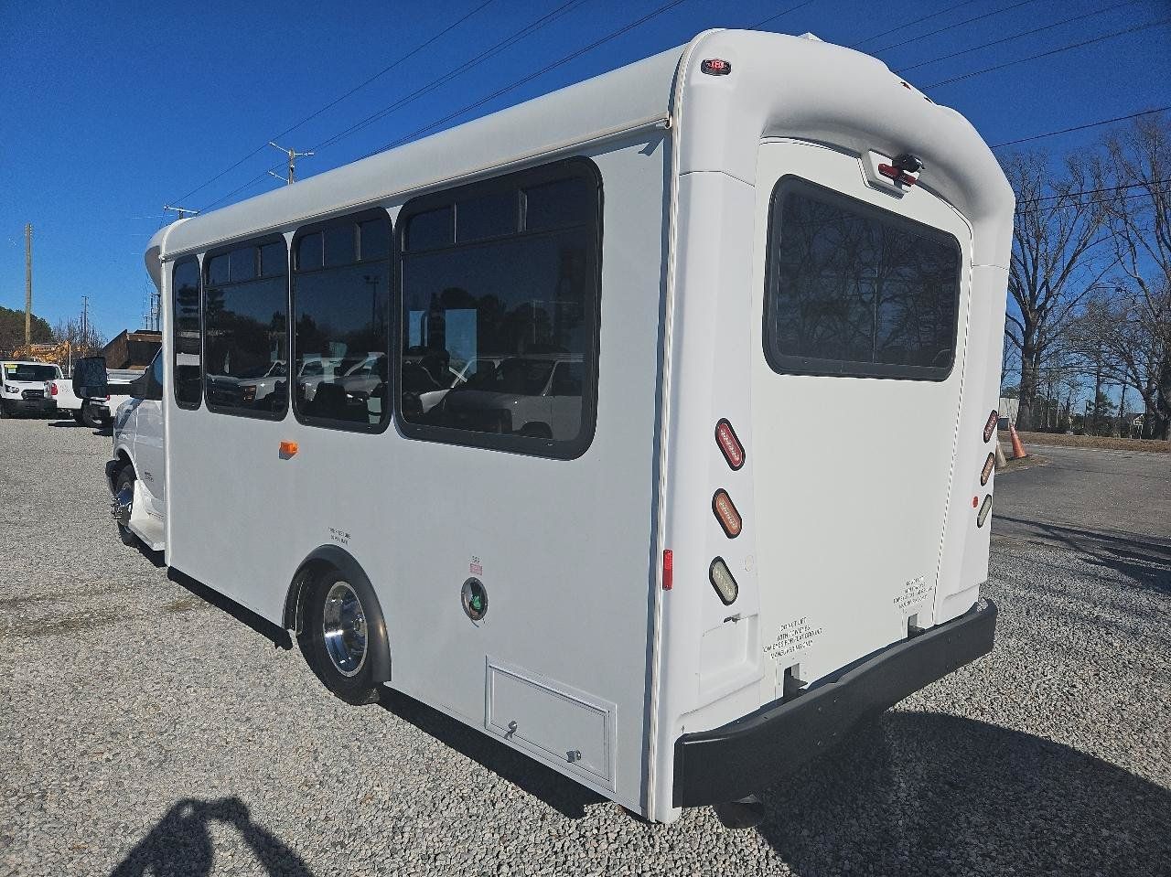 Used 2015 Chevrolet Express 4500 w/ Shuttle Bus Package RWD image 3