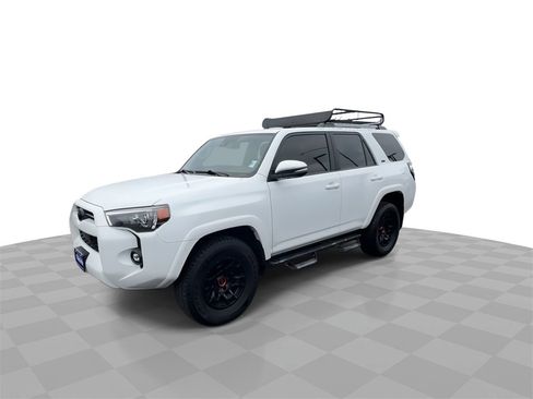 Used 2022 Toyota 4Runner SR5 Premium w/ 4Runner Black Package (TMS) image 4