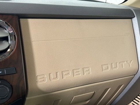 Used 2012 Ford F350 Lariat w/ Lariat Interior Pkg image 25