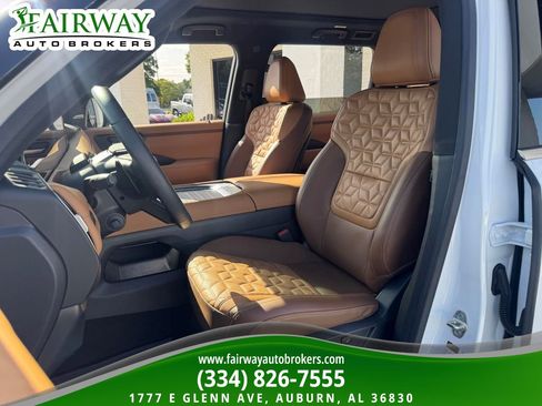 Used 2025 Nissan Armada Platinum Reserve AWD/4WD image 47
