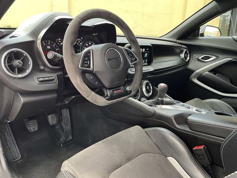 Used 2018 Chevrolet Camaro SS image 15