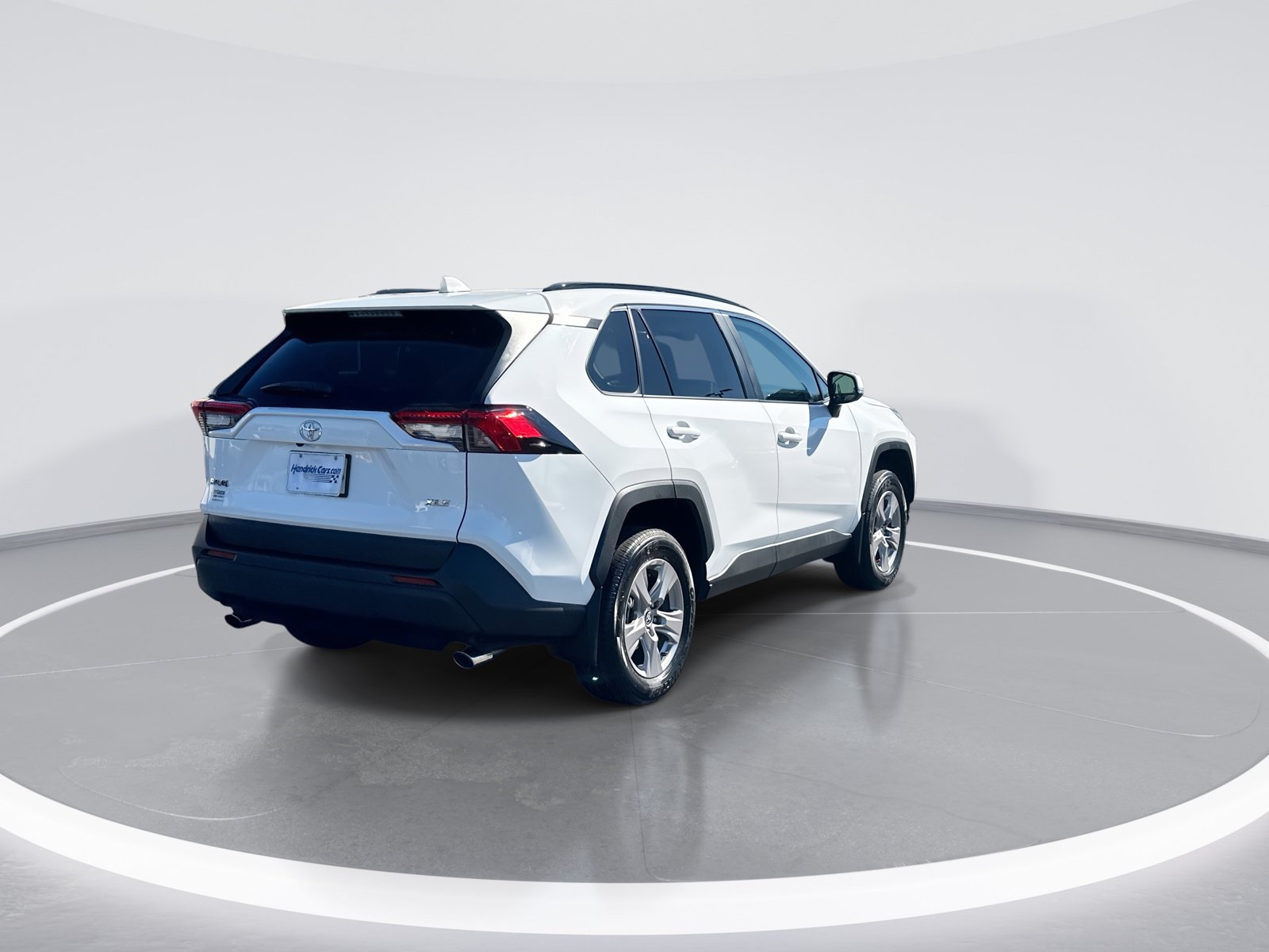 Used 2025 Toyota RAV4 XLE w/ Convenience Package FWD image 9