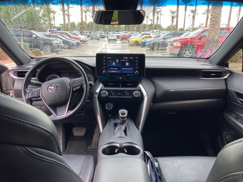 Used 2022 Toyota Venza LE AWD/4WD image 8