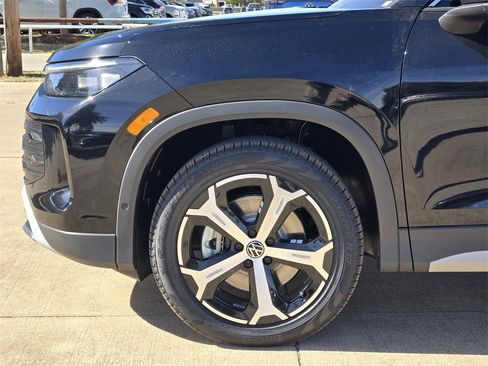 New 2026 Volkswagen Tiguan SE image 5