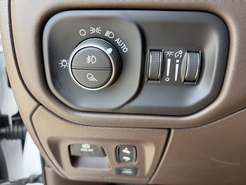 New 2026 RAM 1500 Limited w/ Off Road Group image 21