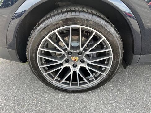 Used 2021 Porsche Cayenne AWD/4WD image 9