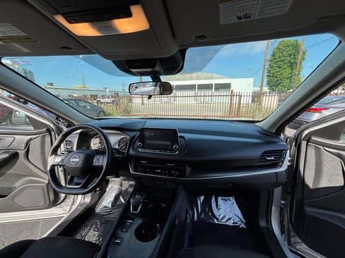 Used 2025 Nissan Rogue SV FWD image 35