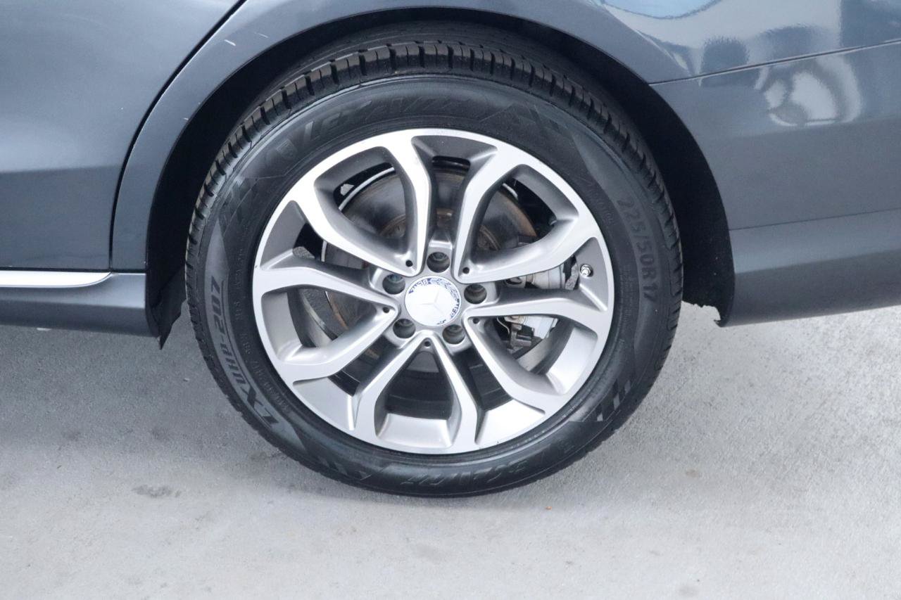 Used 2016 Mercedes-Benz C 300 4MATIC Sedan image 11