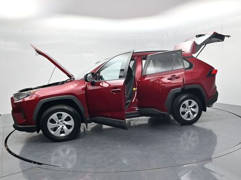 Used 2019 Toyota RAV4 LE w/ Carpet Mat Package image 60