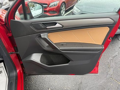 Used 2022 Volkswagen Tiguan SE image 37