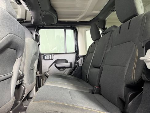 Used 2024 Jeep Wrangler Unlimited w/ Technology Group AWD/4WD image 25
