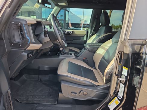 Used 2024 Ford Bronco Wildtrak AWD/4WD image 25
