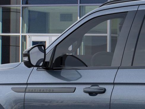 New 2025 Lincoln Navigator Reserve w/ Jet Appearance Package image 43