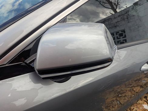 Used 2025 Kia Niro EX Touring image 4