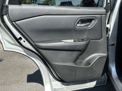 Certified 2025 Nissan Rogue SV FWD image 24