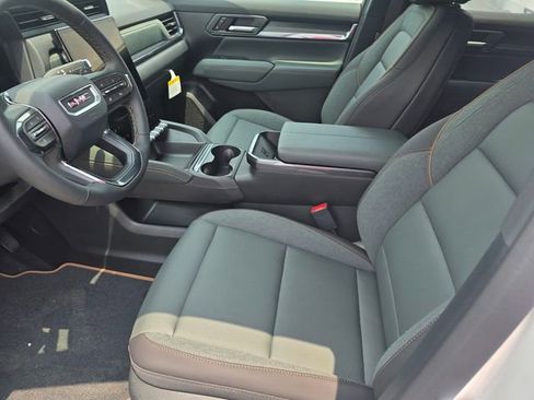 New 2026 GMC Terrain AT4 w/ Technology Package II AWD/4WD image 18
