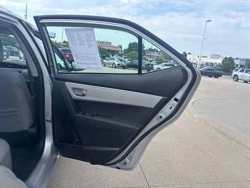Used 2016 Toyota Corolla LE FWD image 26
