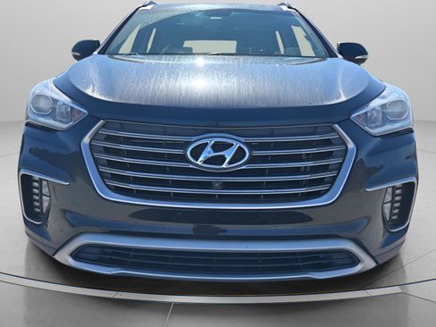 Used 2018 Hyundai Santa Fe SE image 4