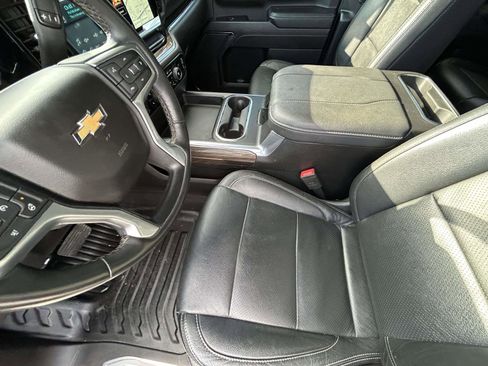 Used 2024 Chevrolet Silverado 3500 LT w/ Convenience Package image 10