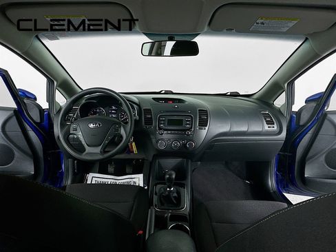 Used 2017 Kia Forte LX image 11